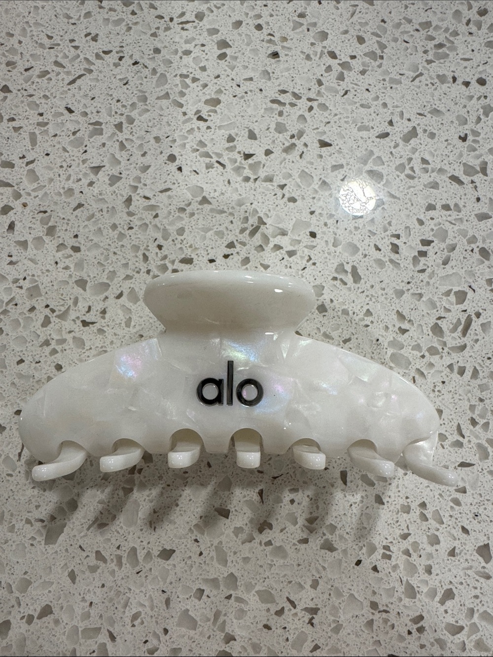 ALO Yoga Pearl White Iridescent Hair Claw Clip
